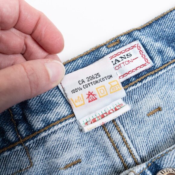 Vintage Guess Jeans High Rise Tapered Leg Denim 90s Canada SIze 29 Fits 26 - Picture 16 of 16